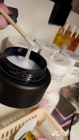 Нужна модель на маникюр