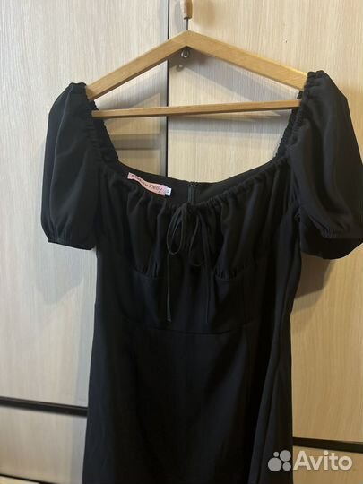 Черное женское платье