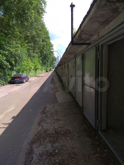 Гараж, > 30 м²