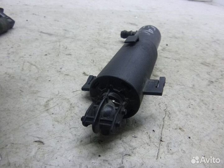 Форсунка омывателя фар Левая BMW E90/E91 2005