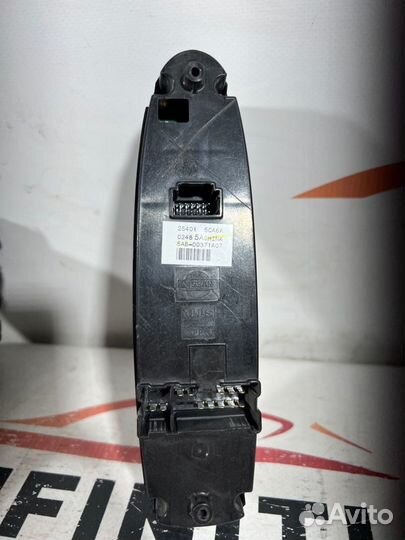 Блок кнопок стеклоподъёмника Infiniti Q60 CV37