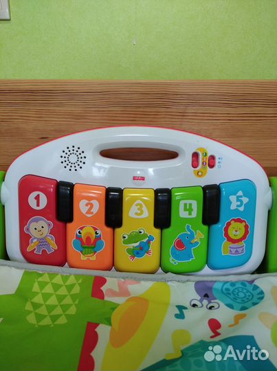 Детский игровой коврик с пианино fisher price