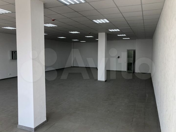 Площадь с отделкой в ТЦ, 143.9 м²