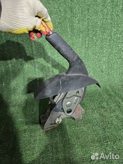 Рычаг стояночного тормоза Nissan Qashqai J10 HR16