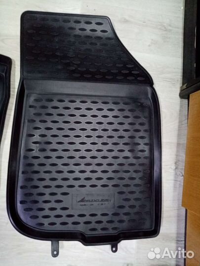 Автомобильные коврики renault