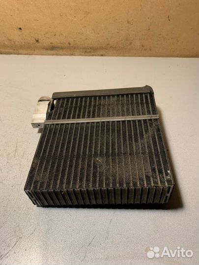 Радиатор кондиционера салона Mitsubishi Dion CR6W