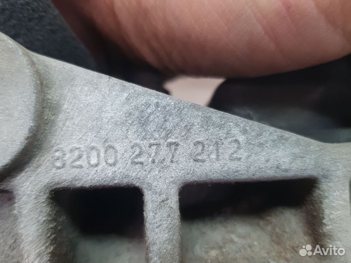 Кронштейн крепления кпп Renault megane 2 1.6