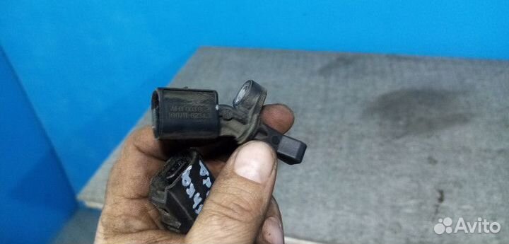 Датчик ABS задний Skoda Rapid