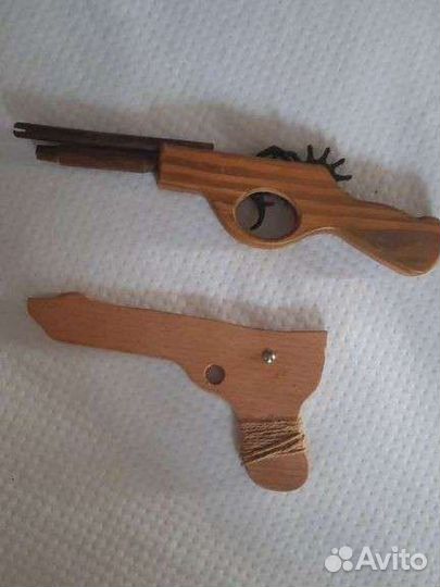 Игрушечный пистолет, мечи,щит,шарики для пистолета