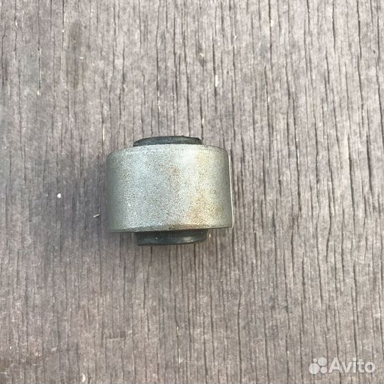 Сайлентблок рычага задней подвески наружный 300C