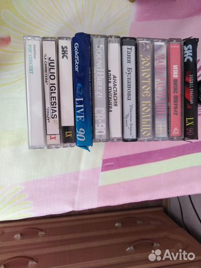 Аудиокассеты. Российская эстрада 90-х и зарубежка