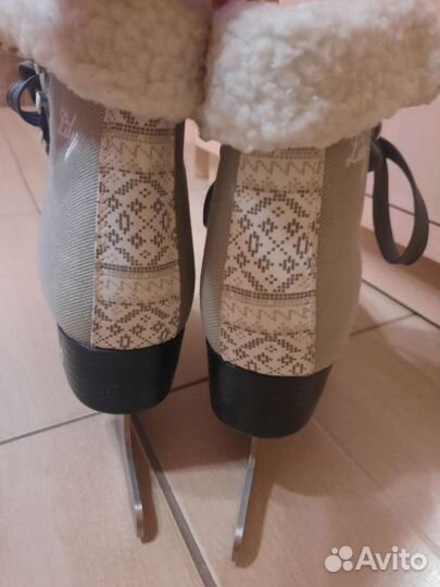 Коньки женские 36 размер