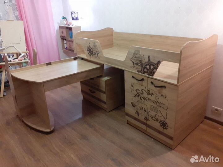 Продается блок кровать-письменный стол-шкаф