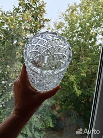Хрустальная ваза