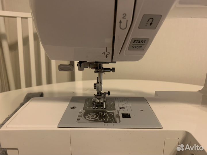 Швейная машина Janome 2030DC