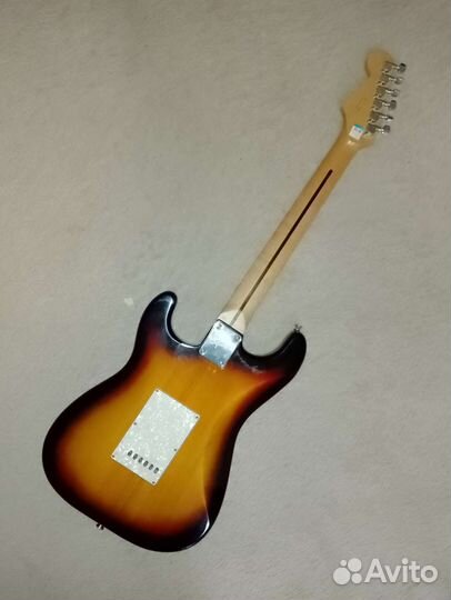 Squier by Fender
