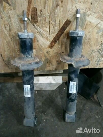 Задние стойки сааз Калина Гранта