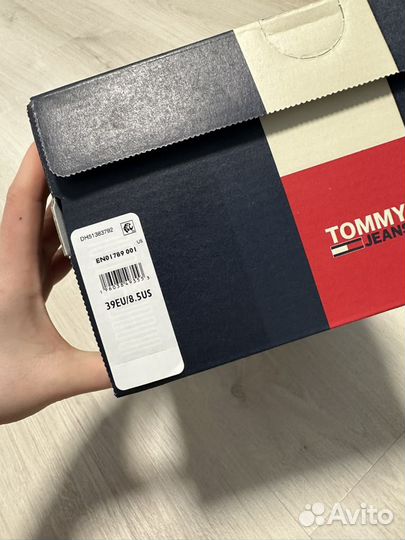 Кроссовки женские Tommy Hilfiger новые оригинал