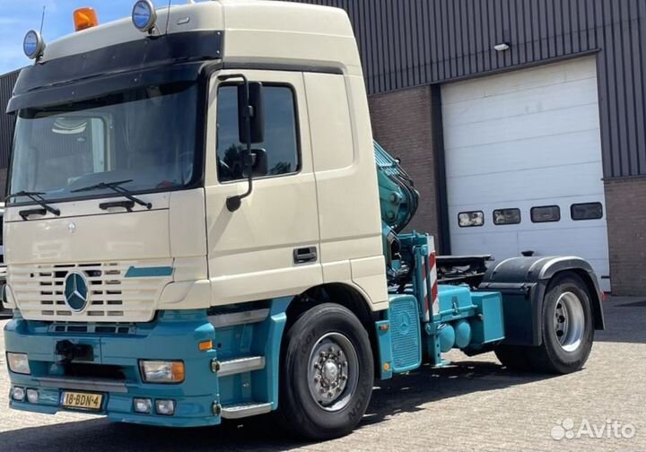 Pазбираем грузовик Mercedes-Benz Actros MPI 1996-2