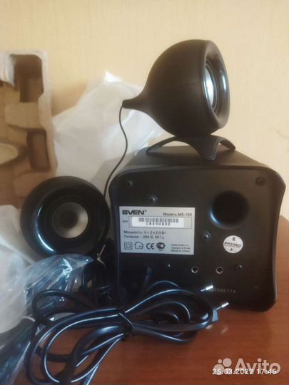 Мультимедийная акустическая система с сабвуферо