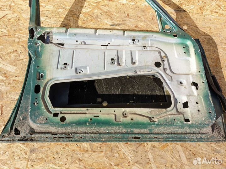 Дверь передняя левая Mercedes w 123