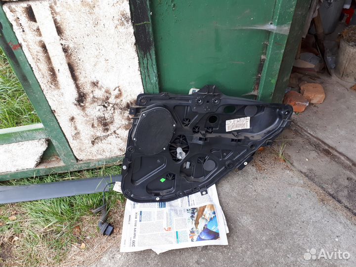 Обшивка и внутренности дверей Ford Fusion