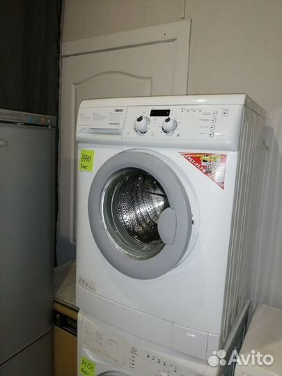 Стиральная машина современная