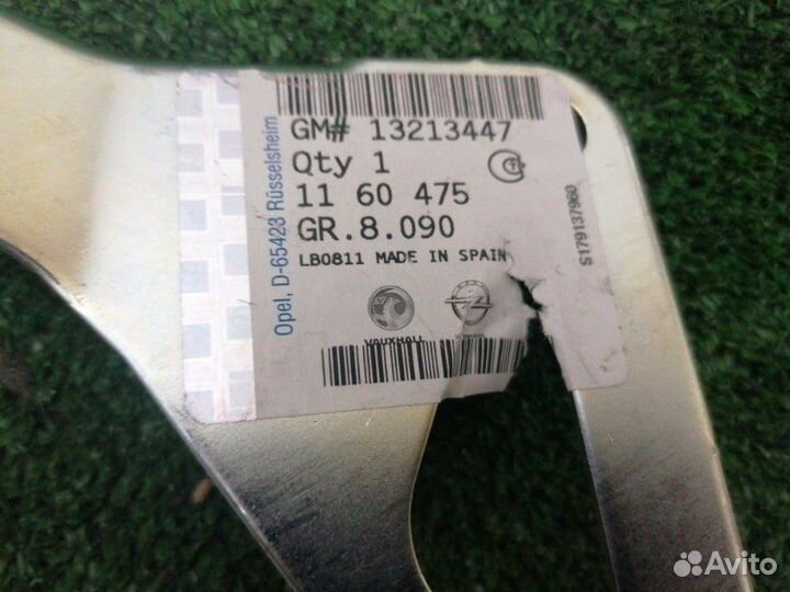 Петля капота левая Opel Astra H