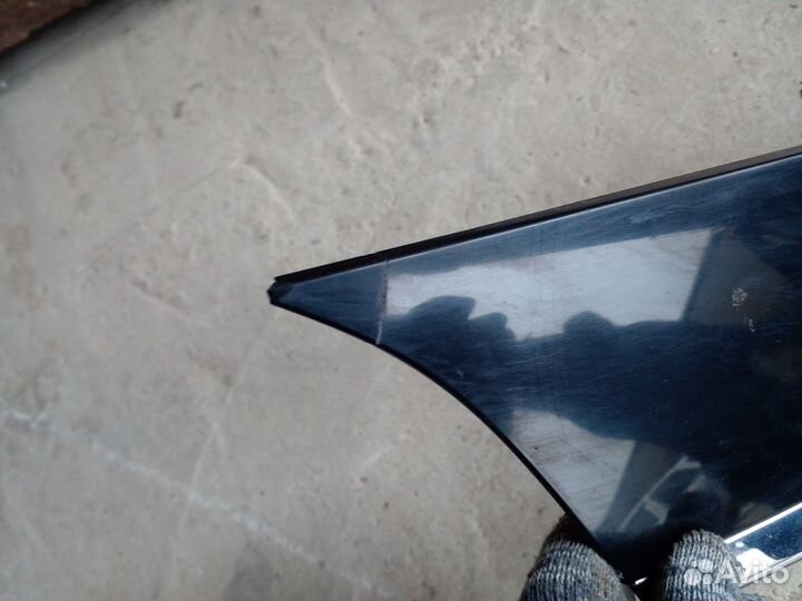 Накладка крышки багажника Opel Meriva B 2014 год