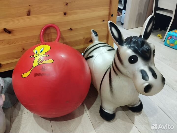 Ослик и мяч прыгун