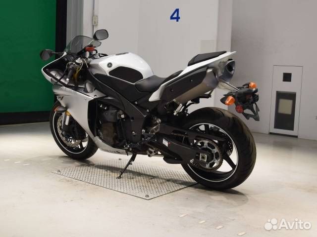 Yamaha YZF-R1