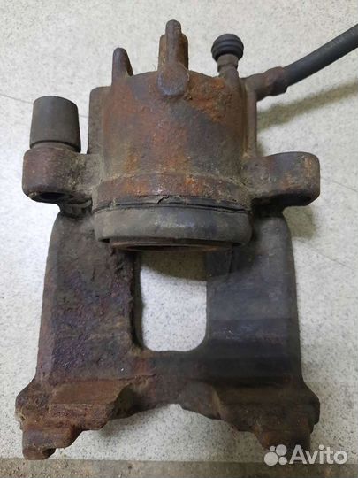 Суппорт передний ford focus 1 1.6 2.0