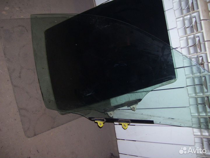 Митсубиси ланцер 9 стекло