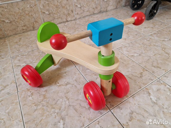 Велосипед с прицепом деревянный