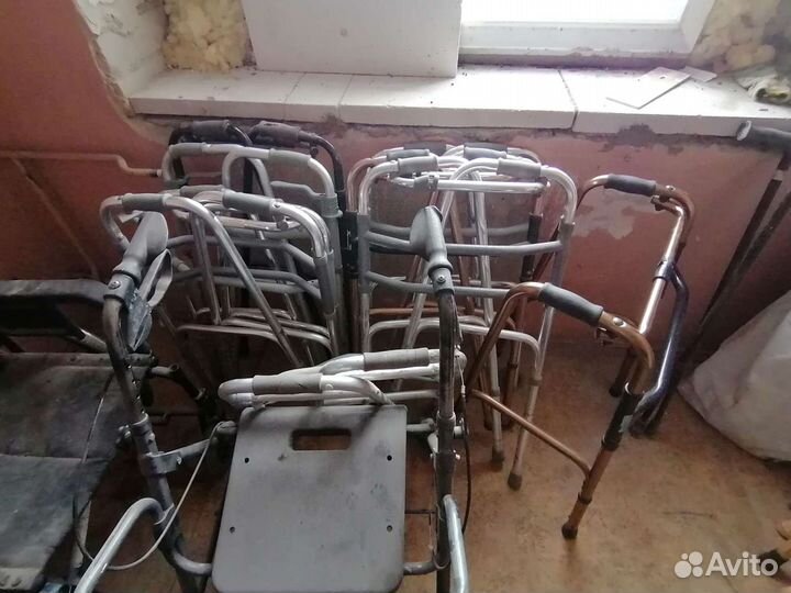 Ходунки для взрослых разные