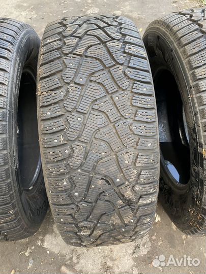 Pirelli Ice Zero 265/65 R17