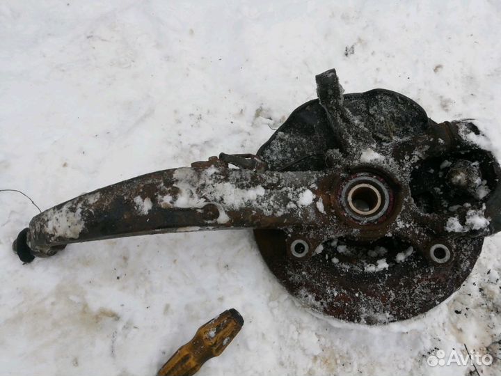 Кулак поворотный передний правый мазда Mazda 6 Gh