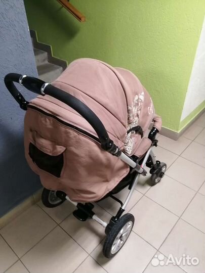 Прогулочная коляска
