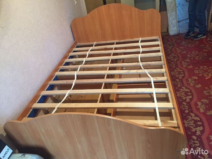 Кровать без матрасса