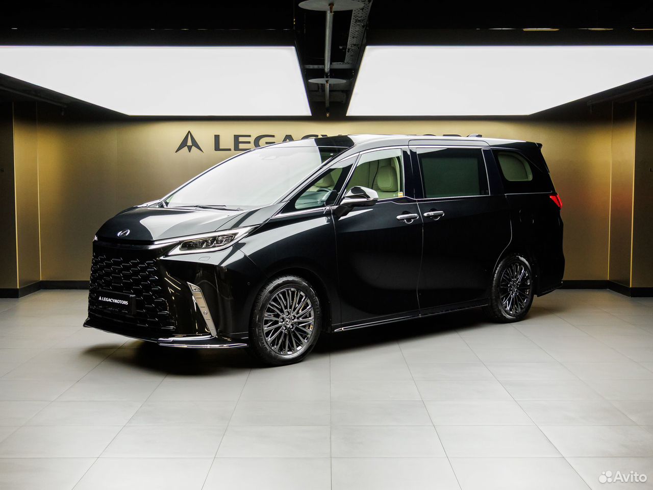 Lexus LM 2.5 CVT, 2024, 126 км