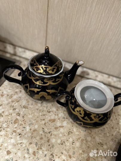 Сервиз чайный, заварник + сахарница