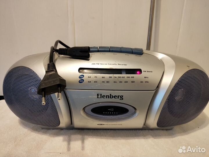 Магнитола с батарейками