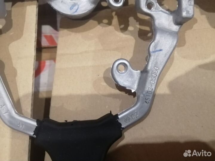 Новый кожаный руль Toyota Avensis