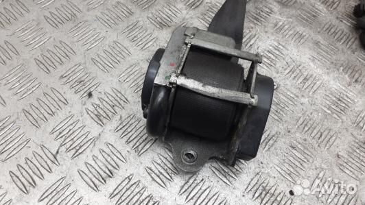 Ремень безопасности с пиропатроном сиденья передне