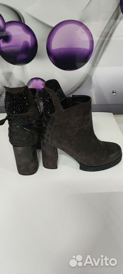 Ботинки женские 39 размер новые