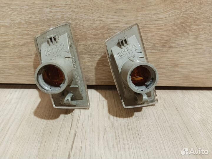 Повторители поворота передние Opel Astra H