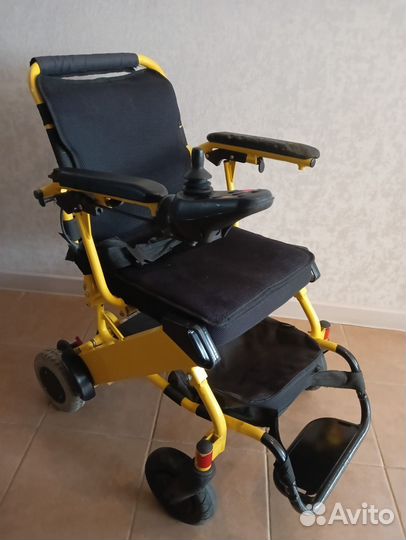 Инвалидная коляска с электроприводом