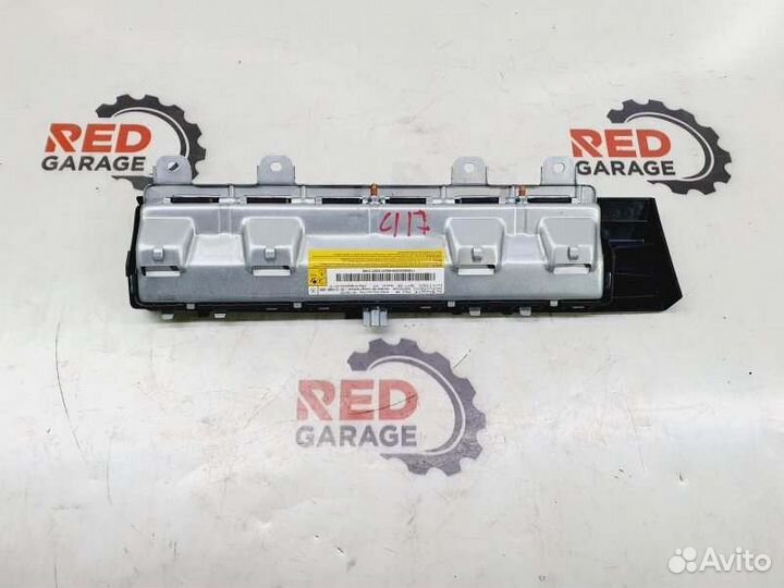 Подушка безопасности в колени Mercedes-Benz