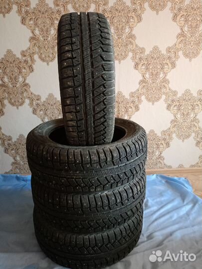 Продам шины шипованные 205/55 R16 4 шт