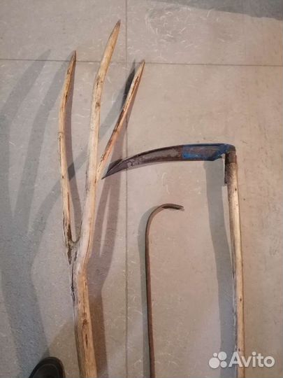 Кочерга, вилы деревянные, ледоруб
